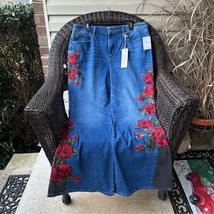 Driftwood Fab Farrah Flare - Midnight Rose 34x32.5